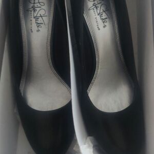 Life Stride Elegant Black Pumps